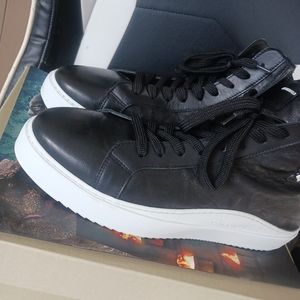 Karl Lagerfeld Paris